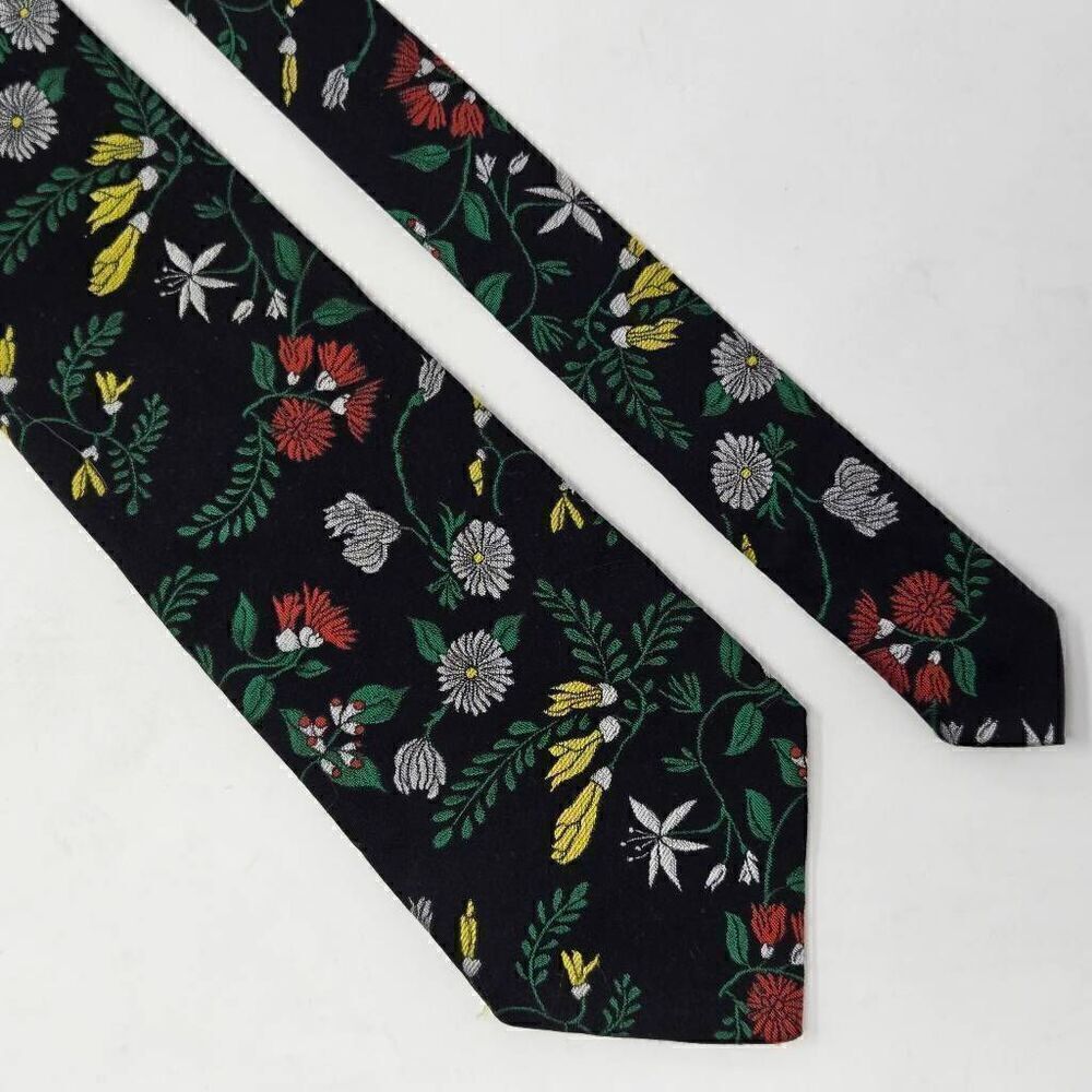 VINTAGE ESKAY OLYMPICS SILK TIE BLACK GREEN EMBROIDERED FLOWERS 3.25" X 57"